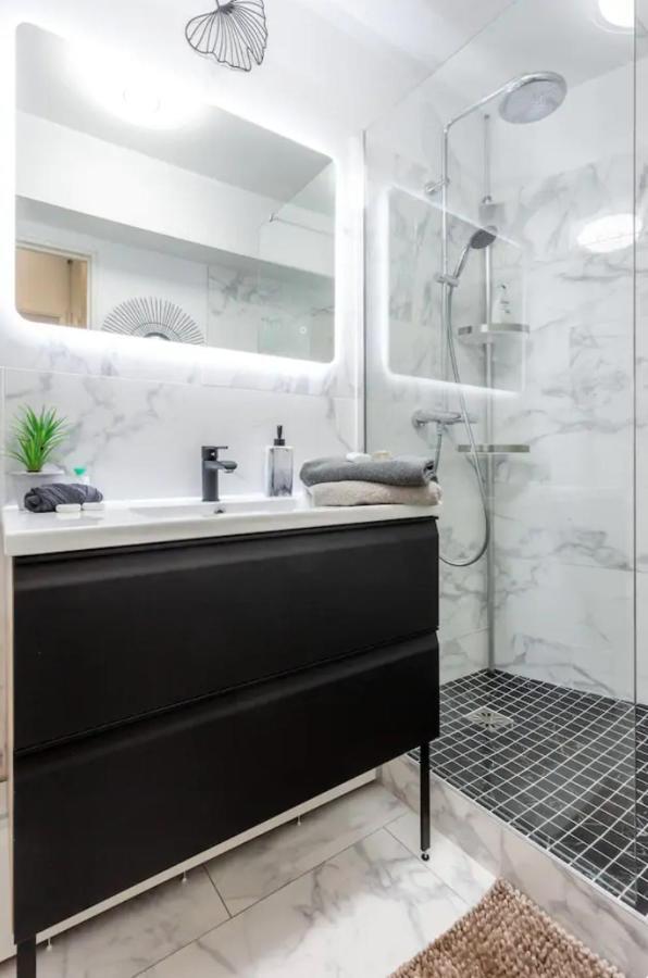 Beautiful Modern Fully Furnished Studio ルヴァロワ＝ペレ エクステリア 写真