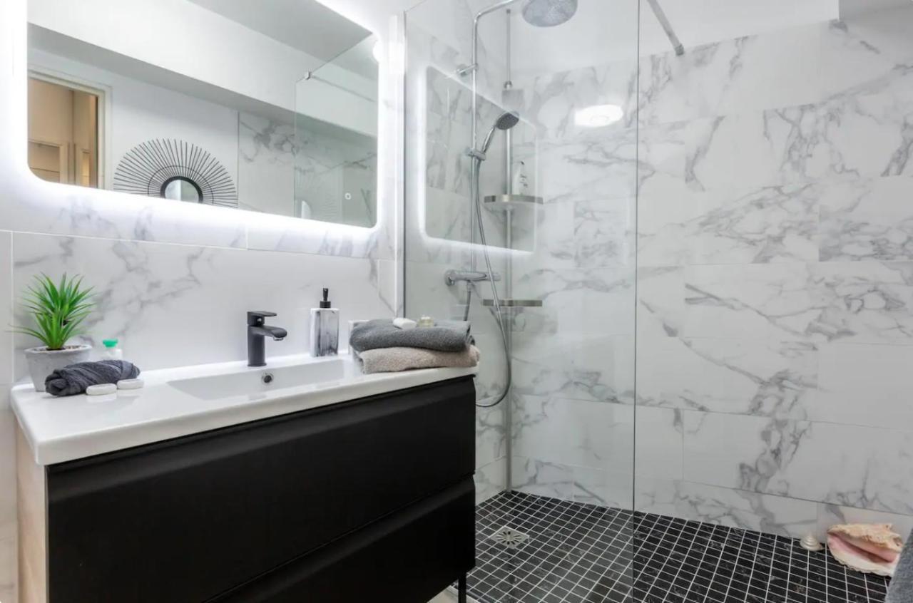 Beautiful Modern Fully Furnished Studio ルヴァロワ＝ペレ エクステリア 写真